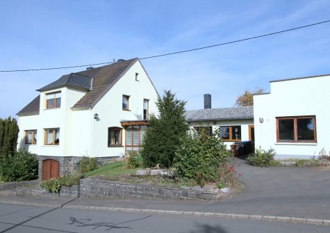 **Wohnen & Arbeiten** schönes Einfamilienhaus mit ehemaliger Schreinerei in Hinterweiler