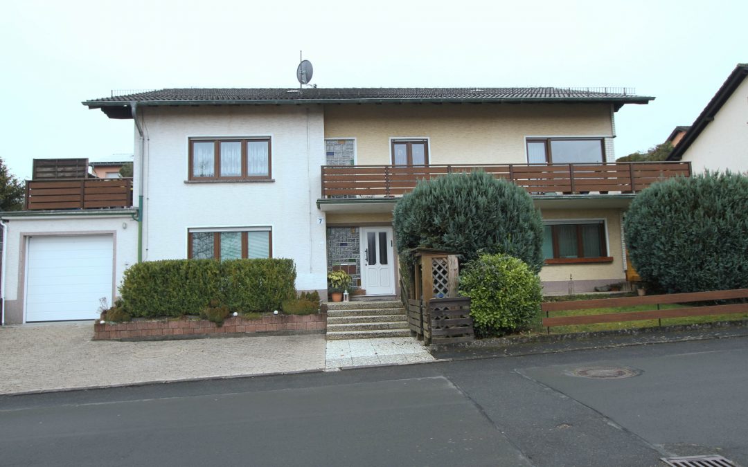 sehr gepflegtes Wohnhaus mit 3 hellen Wohnungen und Garage attraktiver Lage in Hillesheim