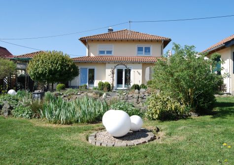 sehr charmantes Landhaus im mediterranen Toskana-Stil in ruhiger malerischer Ortsrandlage